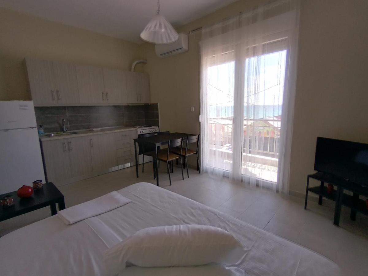 Katerina Apartment Nea Plagia Buitenkant foto